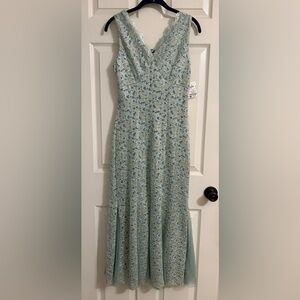 Beautiful Light Green Lace Dress, small